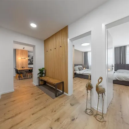 Medena Luxe - 2br Old Town & Bratislava