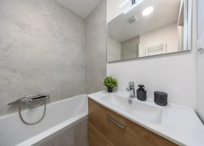 Medena Luxe - 2br Old Town & * Bratislava